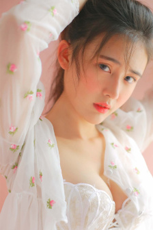 成年人午夜小视频